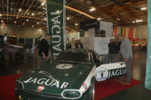 Aufbau Clubstand des JDOST - der älteste bestehende Jaguarclub Österreichs. Der TWR XJS ist am Clubstand angekommen